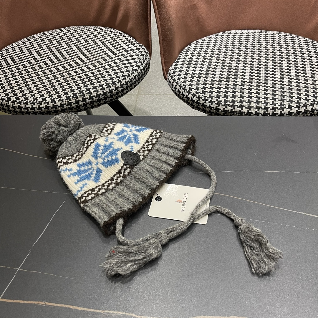  蒙口MONCLER 复古提花保暖针织帽子女2025秋冬季休闲百搭防寒护耳包头帽显脸小