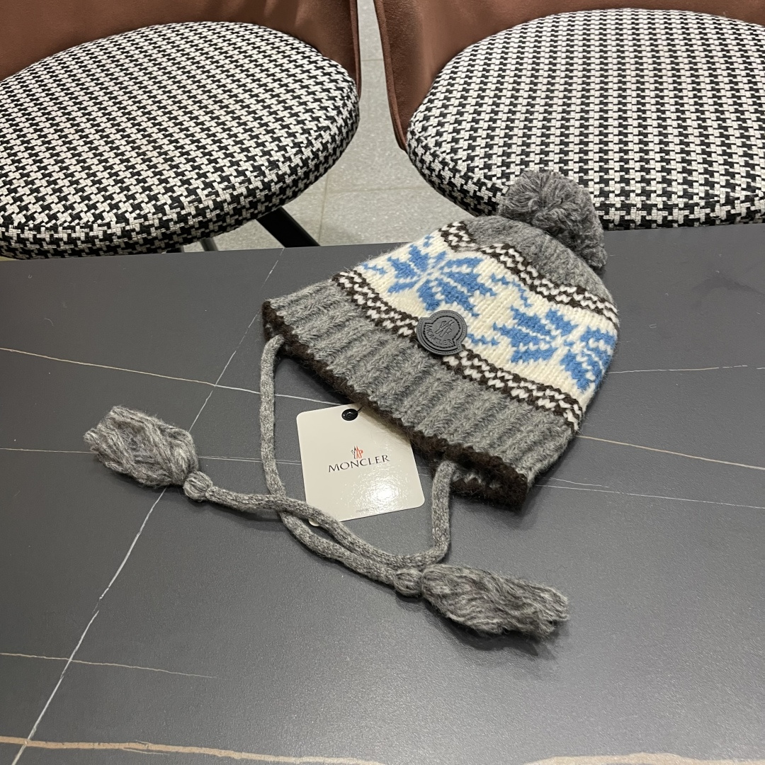  蒙口MONCLER 复古提花保暖针织帽子女2025秋冬季休闲百搭防寒护耳包头帽显脸小