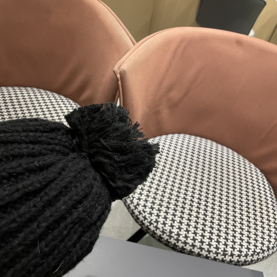  香奈儿(CHANEL) 针织帽子女秋冬新款大头围保暖护耳
冷帽堆堆帽韩版毛线帽逛街百搭