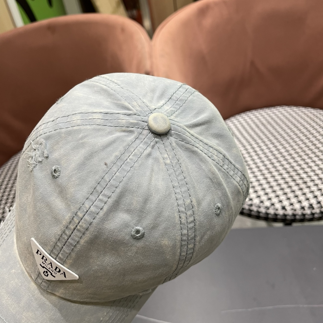  【普拉达】2025新款小破洞棒球帽，专柜同步出货，大牌款超好搭配，赶紧入手！