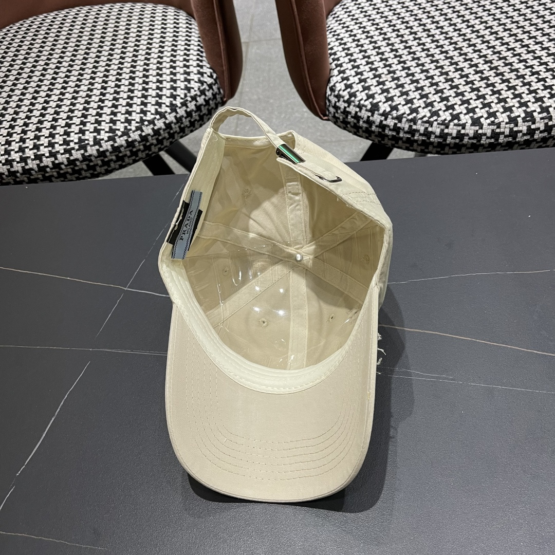  【普拉达】2025新款小破洞棒球帽，专柜同步出货，大牌款超好搭配，赶紧入手！
