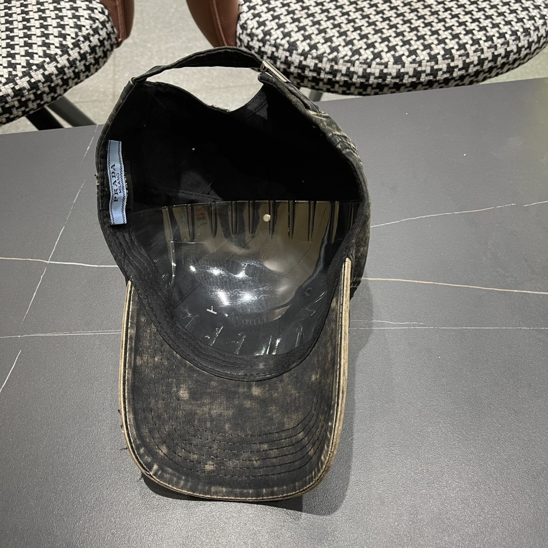  【普拉达】2025新款小破洞棒球帽，专柜同步出货，大牌款超好搭配，赶紧入手！