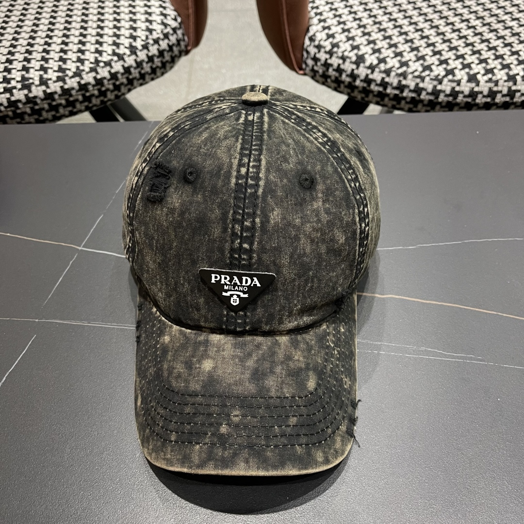  【普拉达】2025新款小破洞棒球帽，专柜同步出货，大牌款超好搭配，赶紧入手！