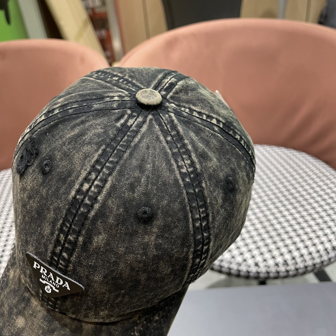  【普拉达】2025新款小破洞棒球帽，专柜同步出货，大牌款超好搭配，赶紧入手！