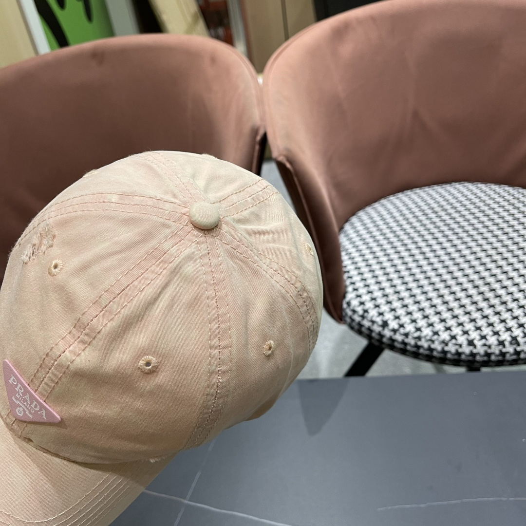  【普拉达】2025新款小破洞棒球帽，专柜同步出货，大牌款超好搭配，赶紧入手！