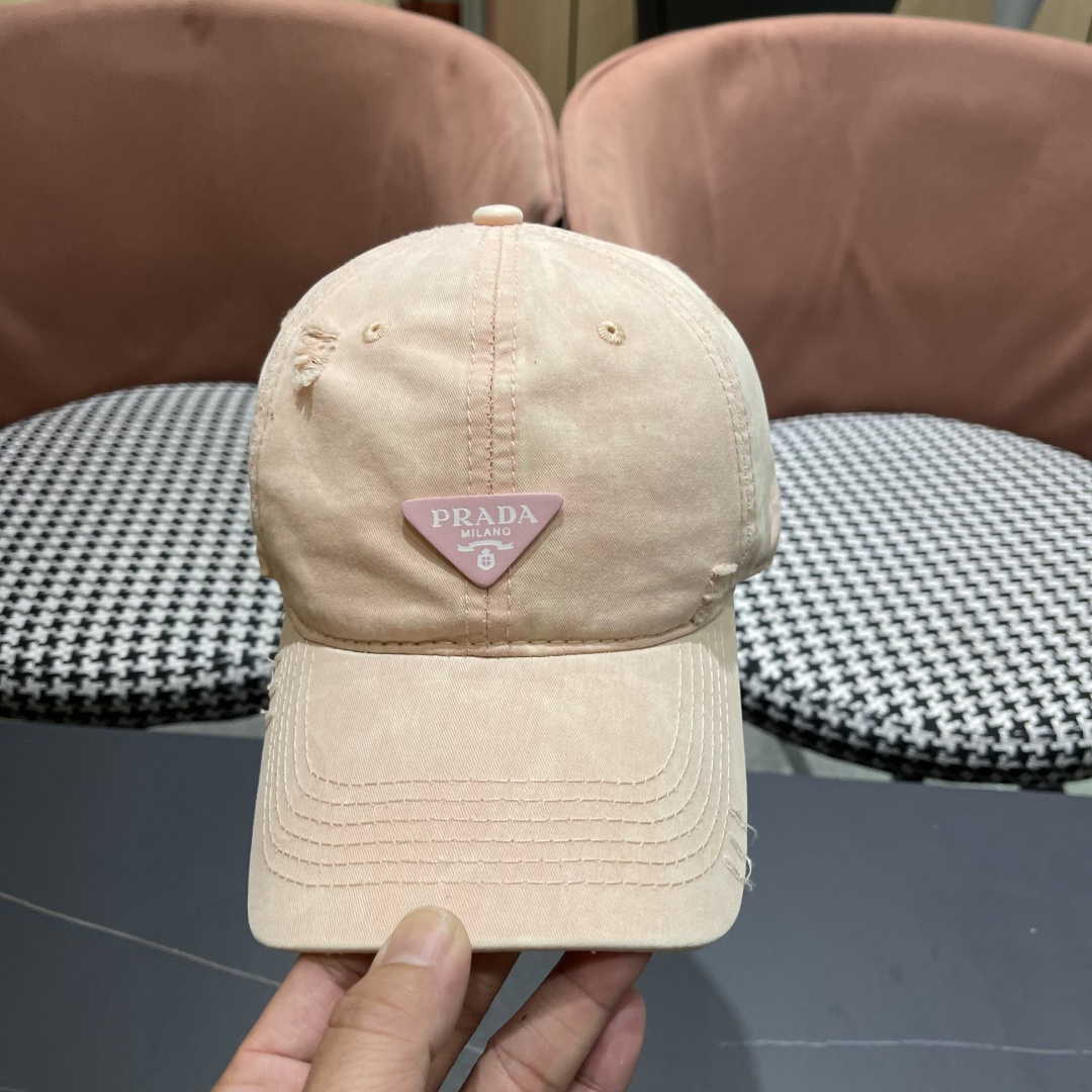  【普拉达】2025新款小破洞棒球帽，专柜同步出货，大牌款超好搭配，赶紧入手！