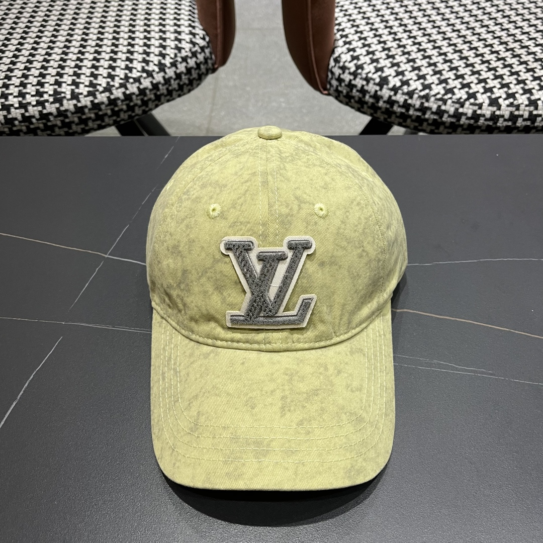  LV路易威登新款棒球帽,火爆技术升级，洗水风街头风十足
更符合现在时尚小哥哥小姐姐的style，机场街