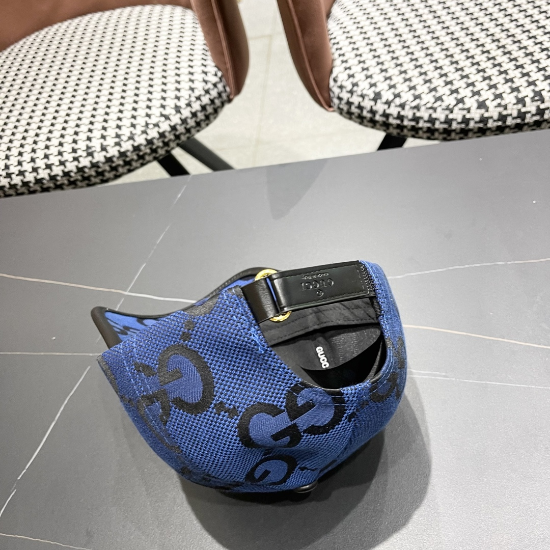   Gucci(古奇)经典原单棒球帽😍😍专柜11开模订制，最高版本，原版帆布料+头层牛皮，轻盈透气！实物