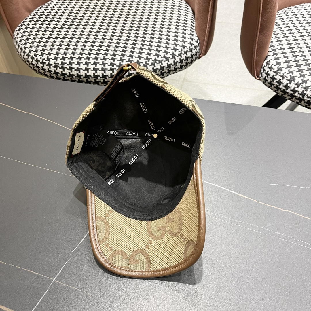   Gucci(古奇)经典原单棒球帽😍😍专柜11开模订制，最高版本，原版帆布料+头层牛皮，轻盈透气！实物