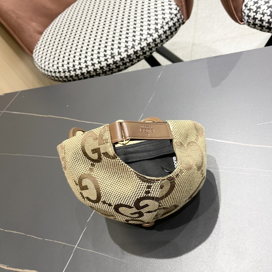   Gucci(古奇)经典原单棒球帽😍😍专柜11开模订制，最高版本，原版帆布料+头层牛皮，轻盈透气！实物