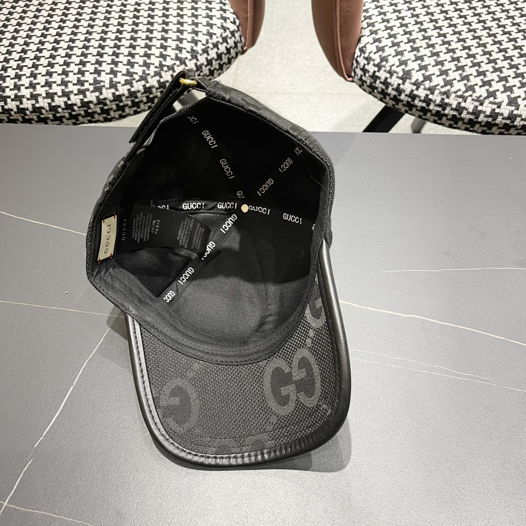   Gucci(古奇)经典原单棒球帽😍😍专柜11开模订制，最高版本，原版帆布料+头层牛皮，轻盈透气！实物