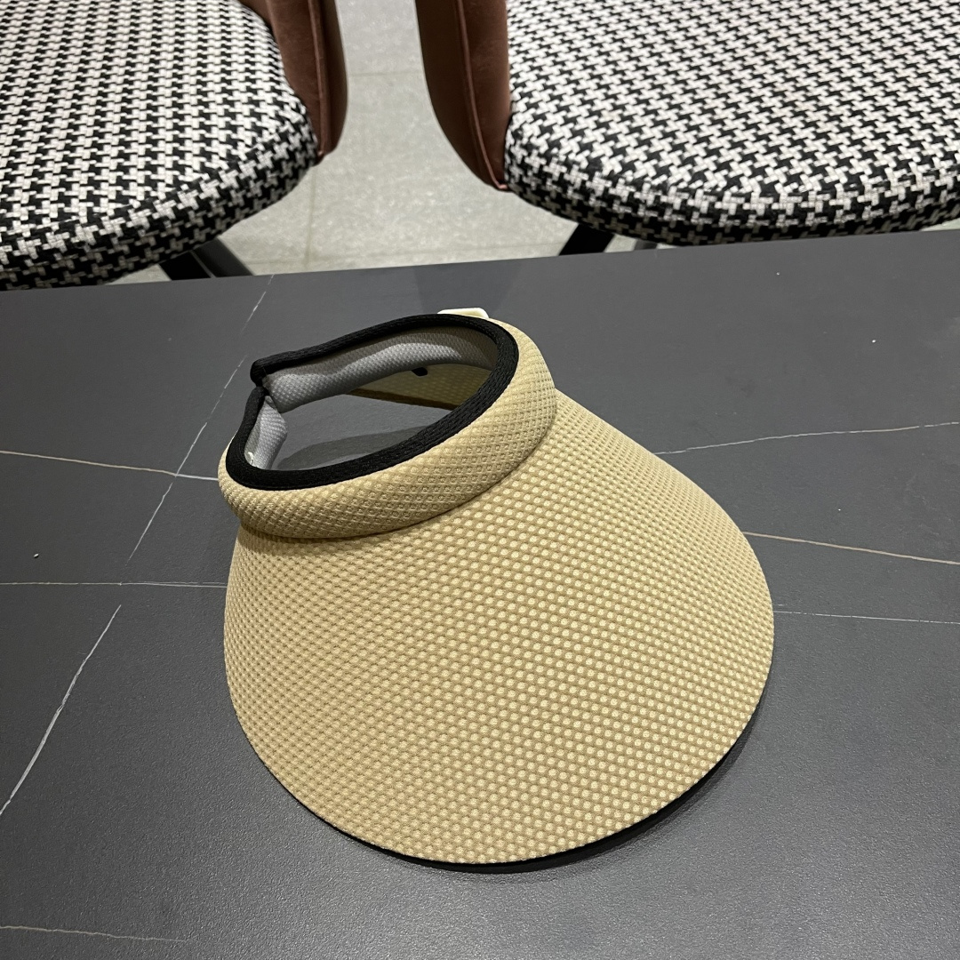  谬谬miumiu夏季新款韩系透气百搭简约遮阳帽防晒空顶时尚户
外出游太阳帽子女