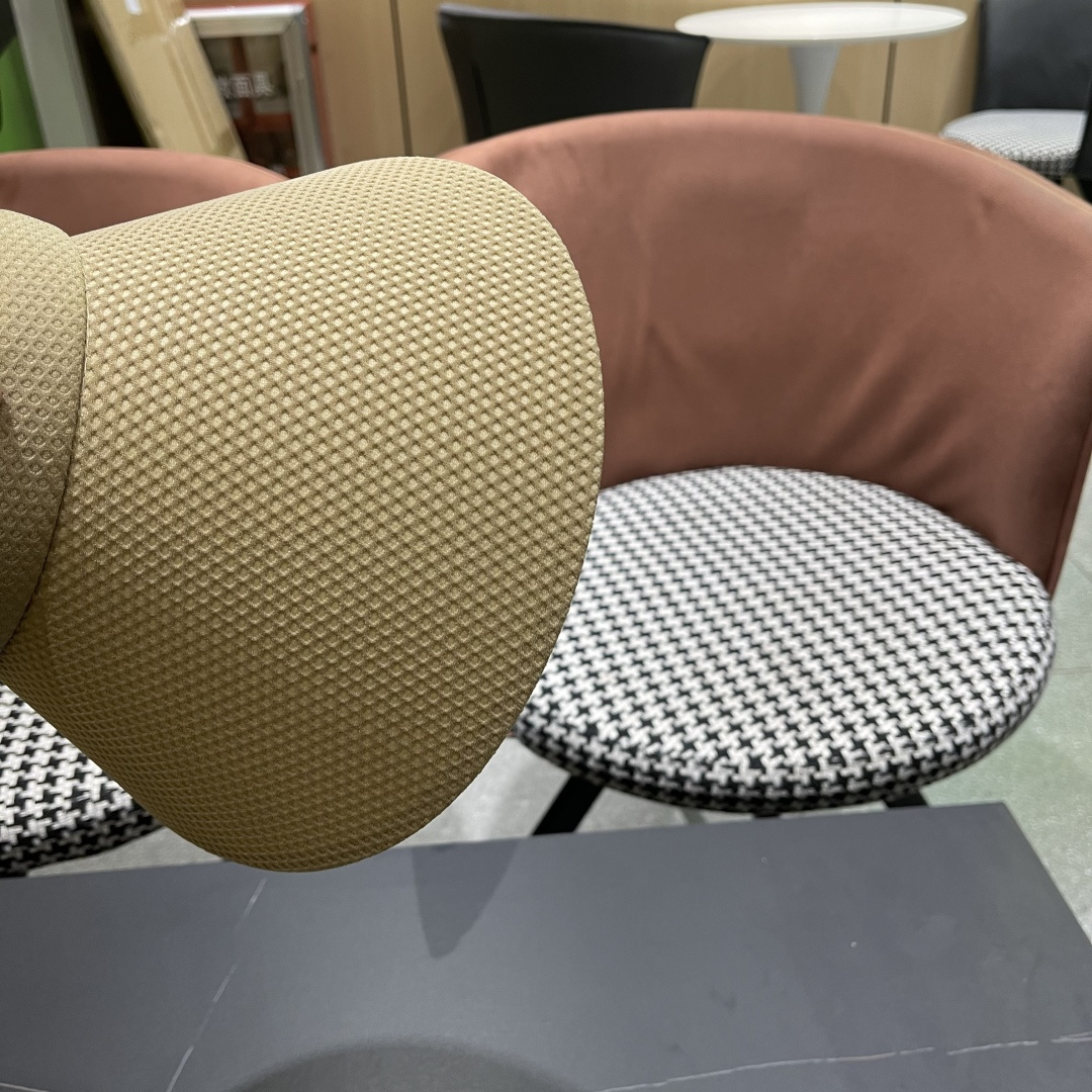  谬谬miumiu夏季新款韩系透气百搭简约遮阳帽防晒空顶时尚户
外出游太阳帽子女