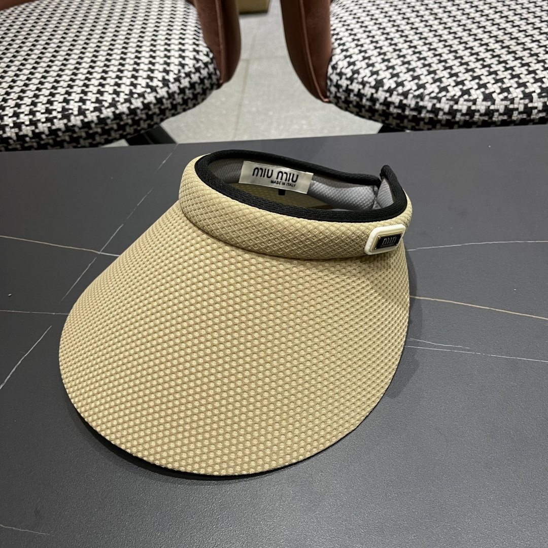  谬谬miumiu夏季新款韩系透气百搭简约遮阳帽防晒空顶时尚户
外出游太阳帽子女