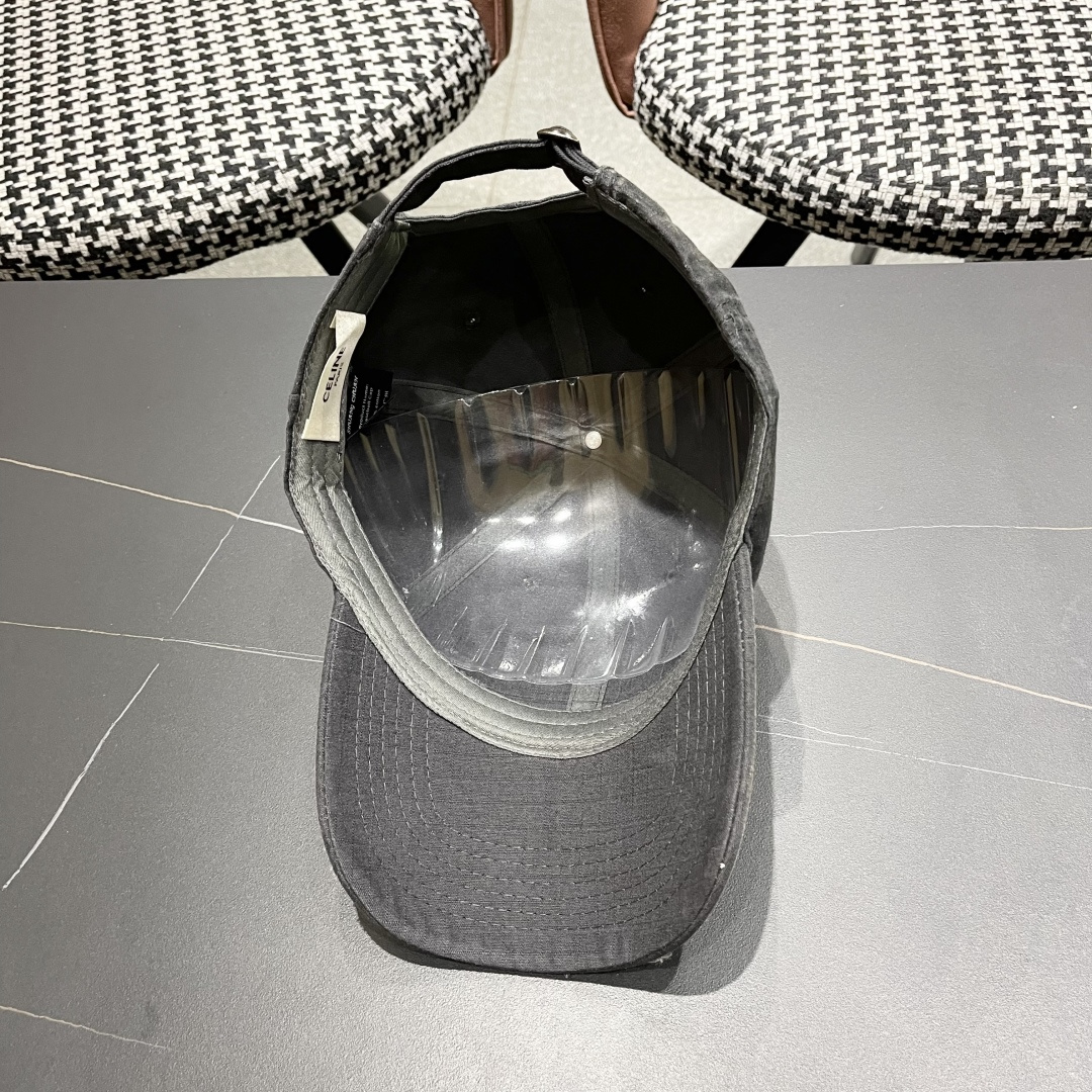 💛赛琳 CELINE 2025春款棒球帽🧢 🔥新款棒球帽🧢，出街必备超好搭配，赶紧入手！