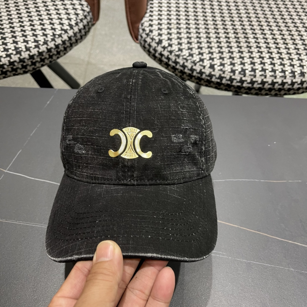 💛赛琳 CELINE 2025春款棒球帽🧢 🔥新款棒球帽🧢，出街必备超好搭配，赶紧入手！