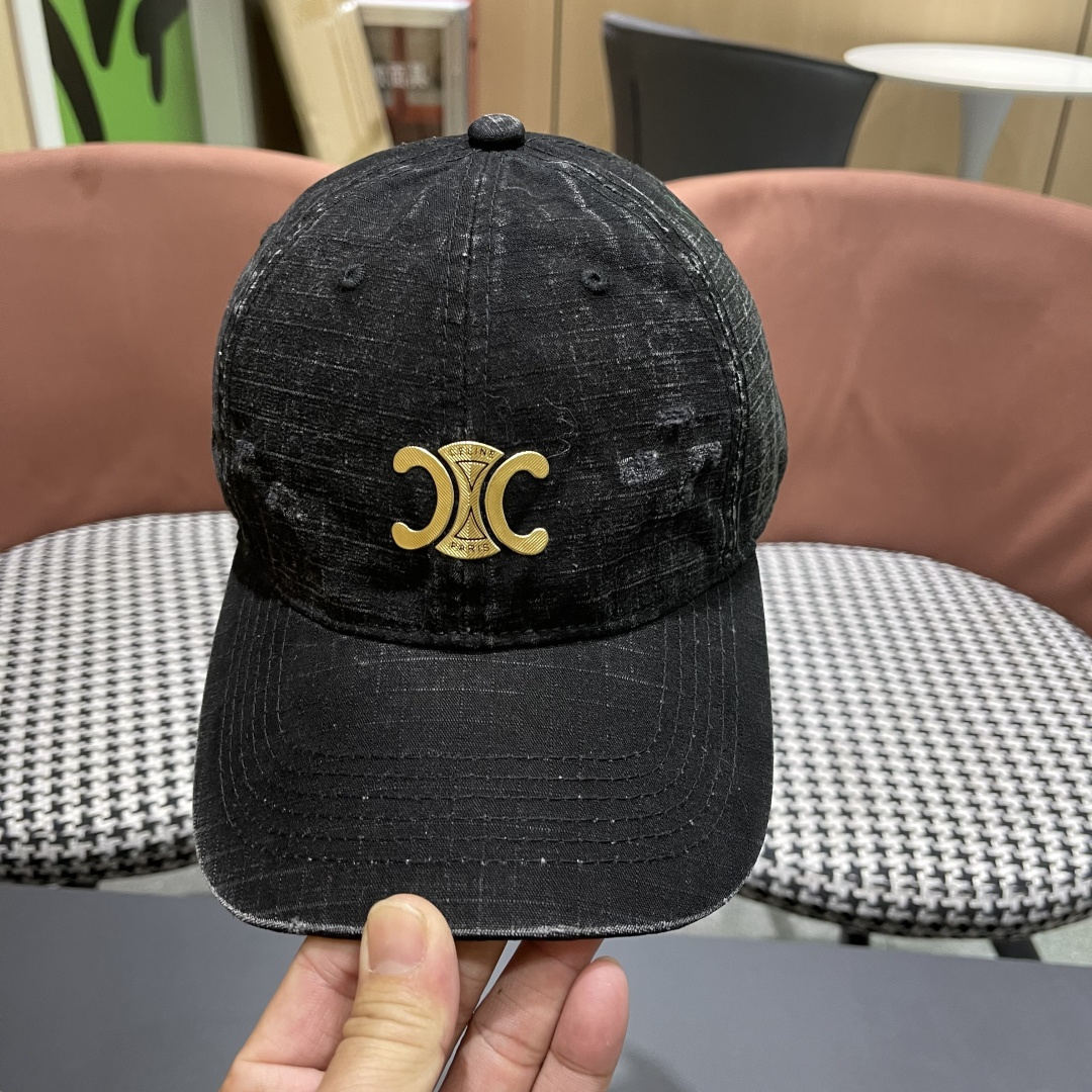 💛赛琳 CELINE 2025春款棒球帽🧢 🔥新款棒球帽🧢，出街必备超好搭配，赶紧入手！