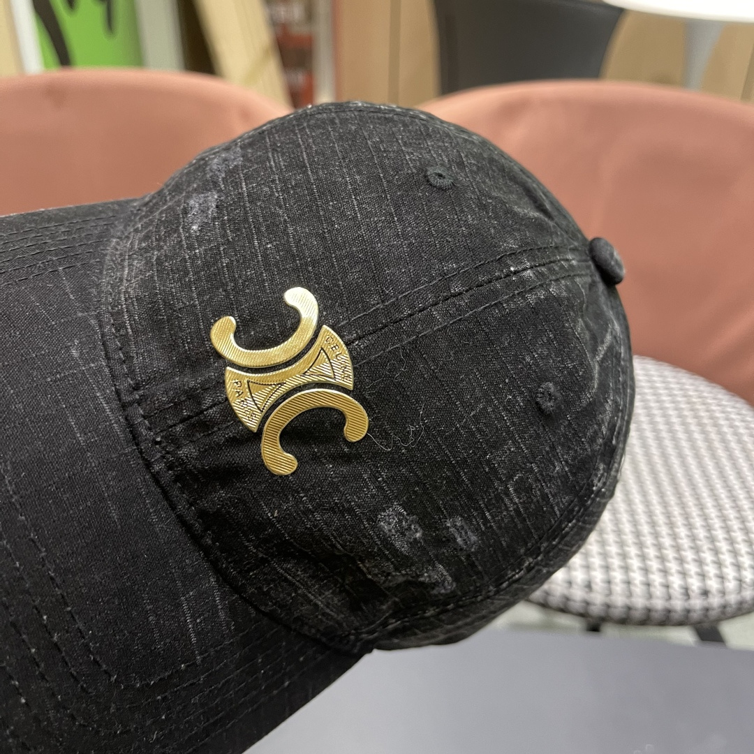 💛赛琳 CELINE 2025春款棒球帽🧢 🔥新款棒球帽🧢，出街必备超好搭配，赶紧入手！