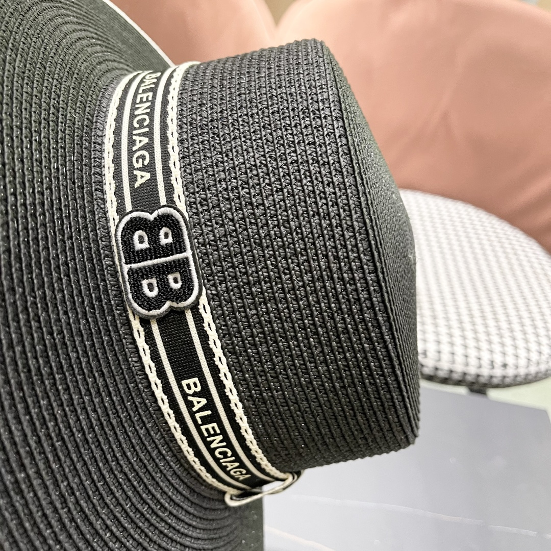 【巴黎世家】2025新款草编遮阳草帽🤩沙滩风，简约大方，新款帽型超美腻，新品上架