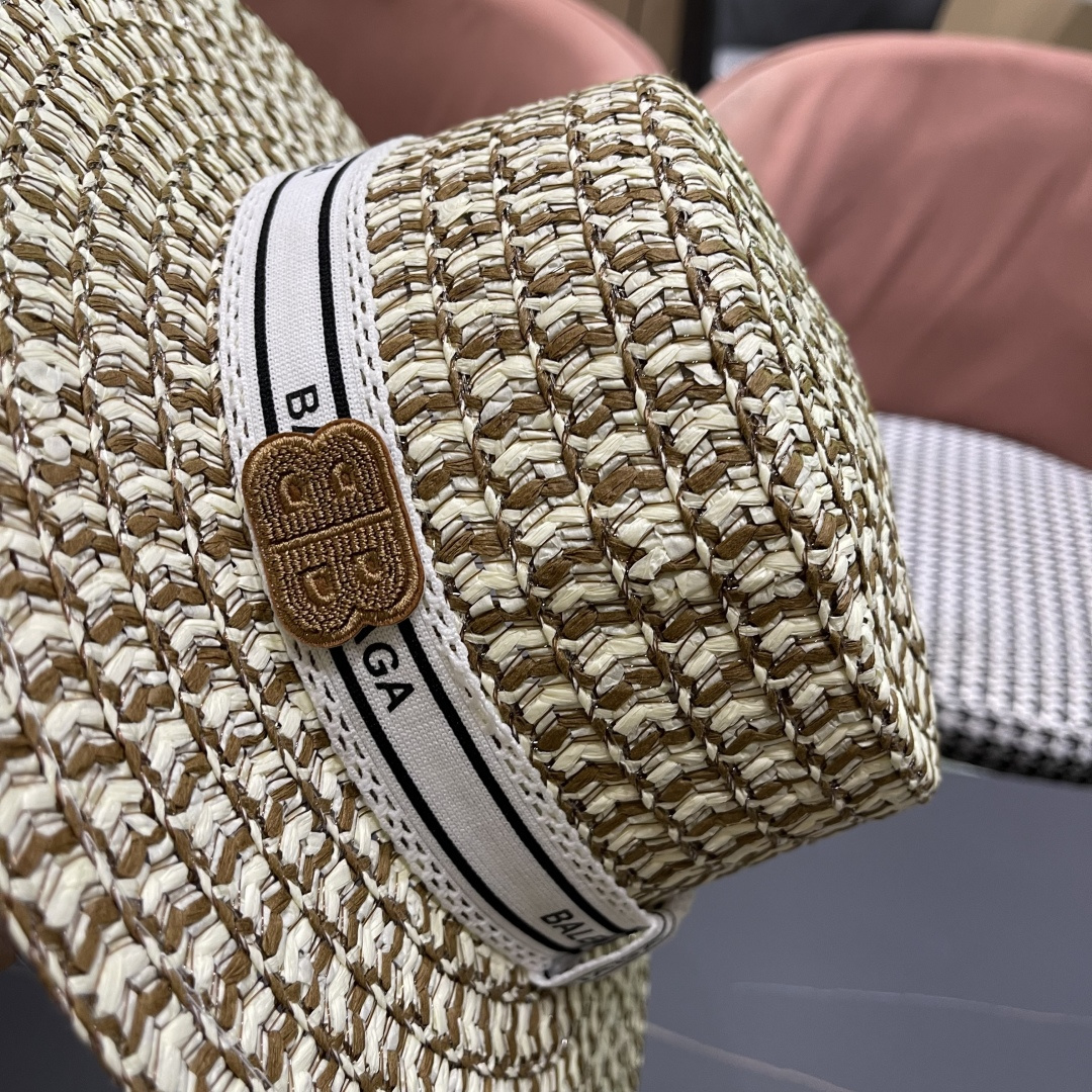  巴黎世家 夏季新款草帽女平顶遮阳防晒帽小香风织带沙滩游玩太阳帽