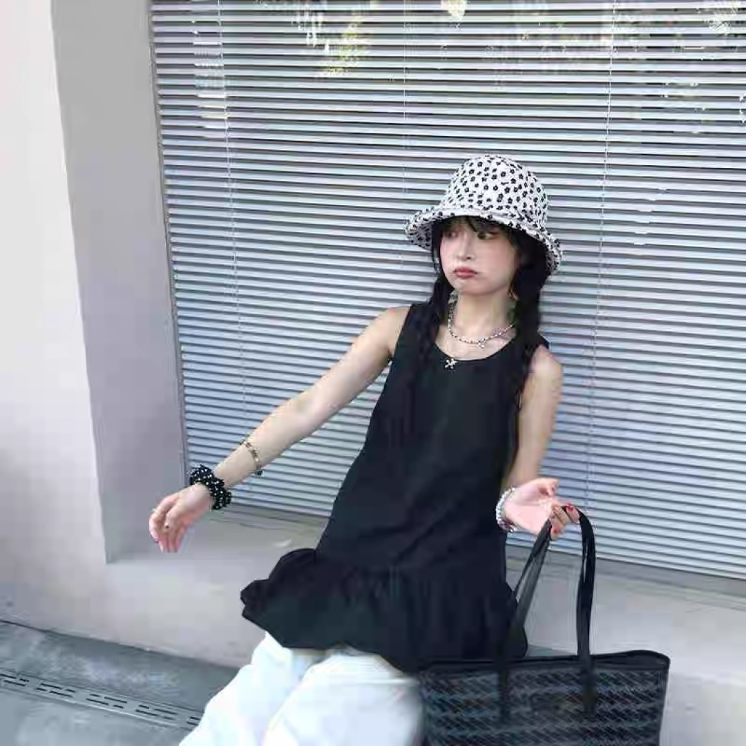  迪奥 2025新款可爱碎花女士渔夫帽夏季百搭大头围防紫外
线遮阳帽子显脸小盆帽秋