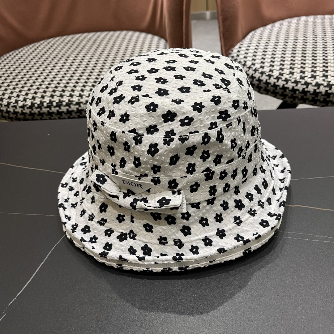  迪奥 2025新款可爱碎花女士渔夫帽夏季百搭大头围防紫外
线遮阳帽子显脸小盆帽秋