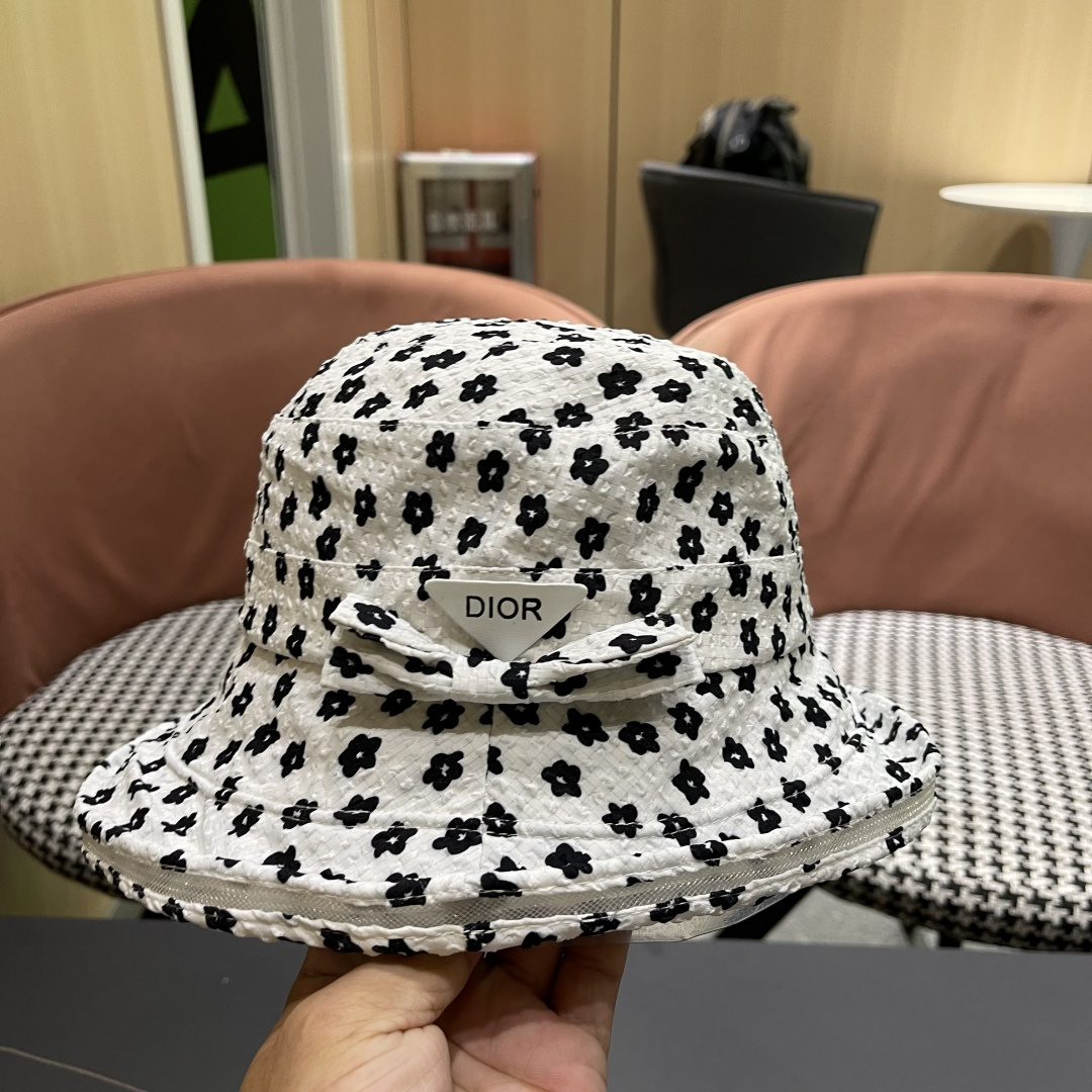  迪奥 2025新款可爱碎花女士渔夫帽夏季百搭大头围防紫外
线遮阳帽子显脸小盆帽秋
