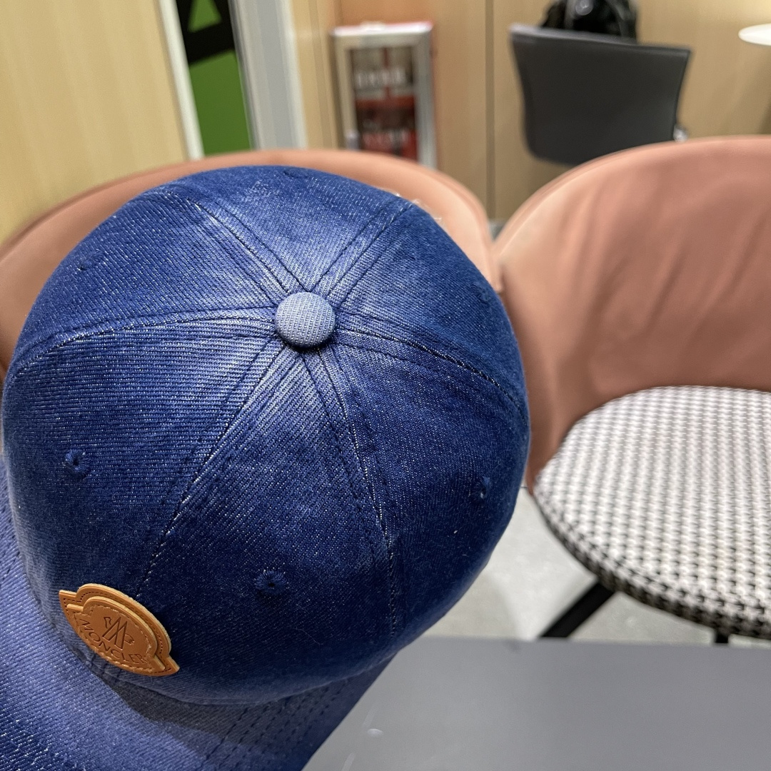  Moncler蒙口2025经典牛仔棒球帽，经典流行款轻盈透气！质量超赞，基础头围56，贴片可调节。