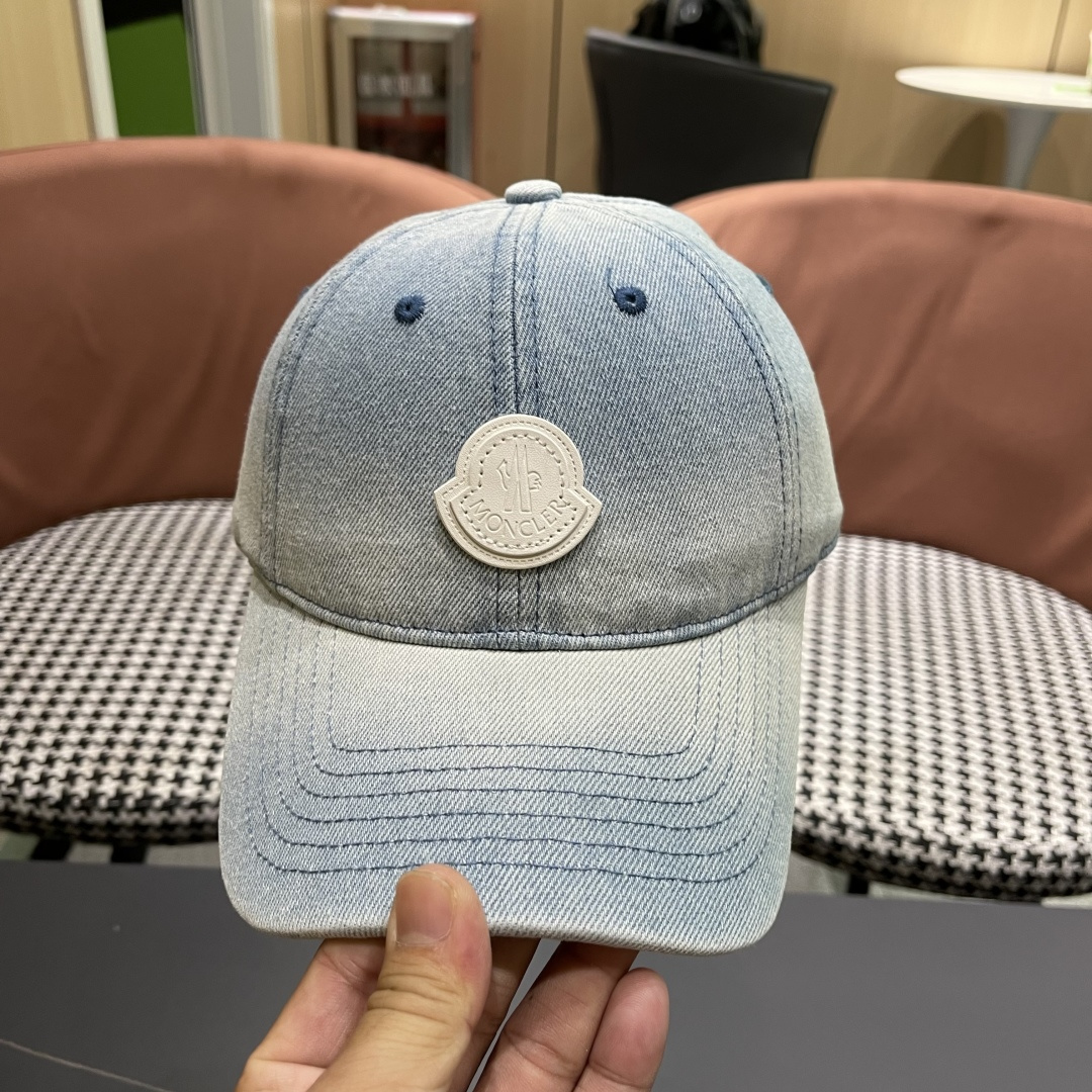  Moncler蒙口2025经典牛仔棒球帽，经典流行款轻盈透气！质量超赞，基础头围56，贴片可调节。