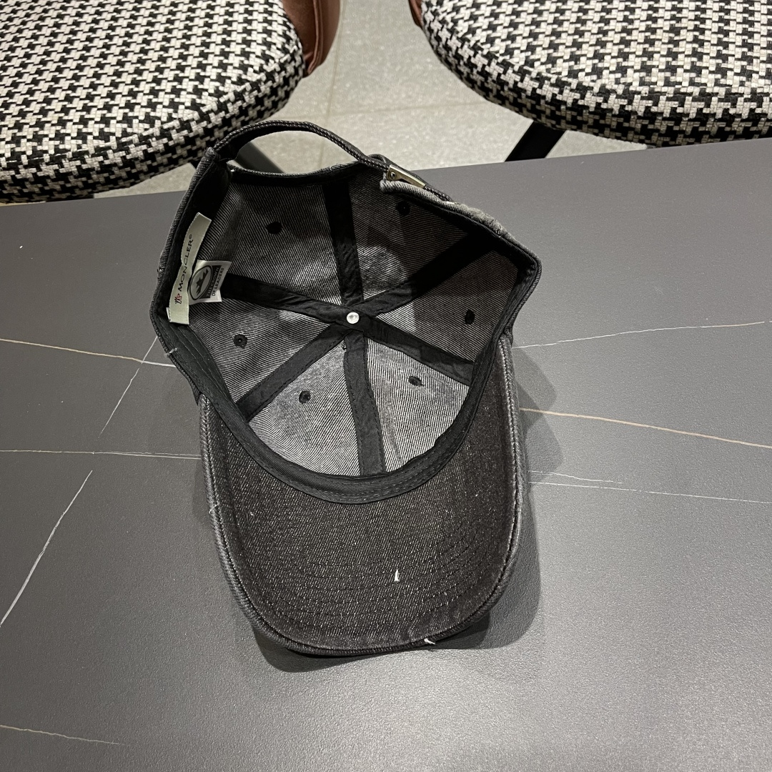  Moncler蒙口2025经典牛仔棒球帽，经典流行款轻盈透气！质量超赞，基础头围56，贴片可调节。