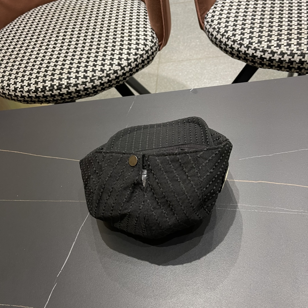  蒙口 简约风前进帽子女2025春款复古百搭贝雷帽韩
版时尚画家帽显脸小潮