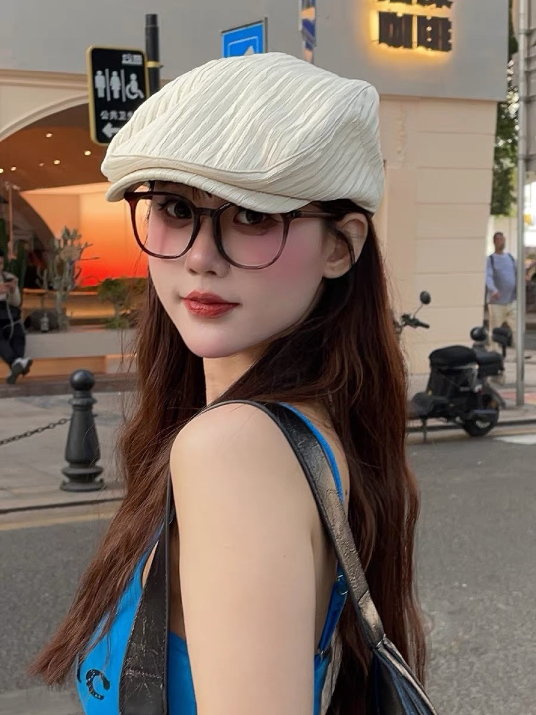  蒙口 简约风前进帽子女2025春款复古百搭贝雷帽韩
版时尚画家帽显脸小潮