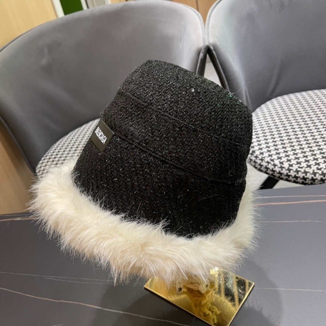  BALENCIAGA巴黎世家2025冬款不规则渔夫帽，简约休闲百搭款，