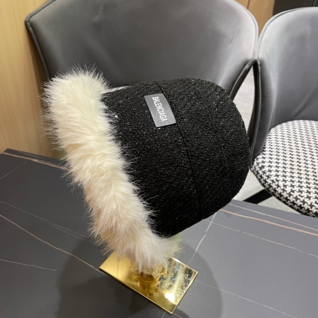  BALENCIAGA巴黎世家2025冬款不规则渔夫帽，简约休闲百搭款，