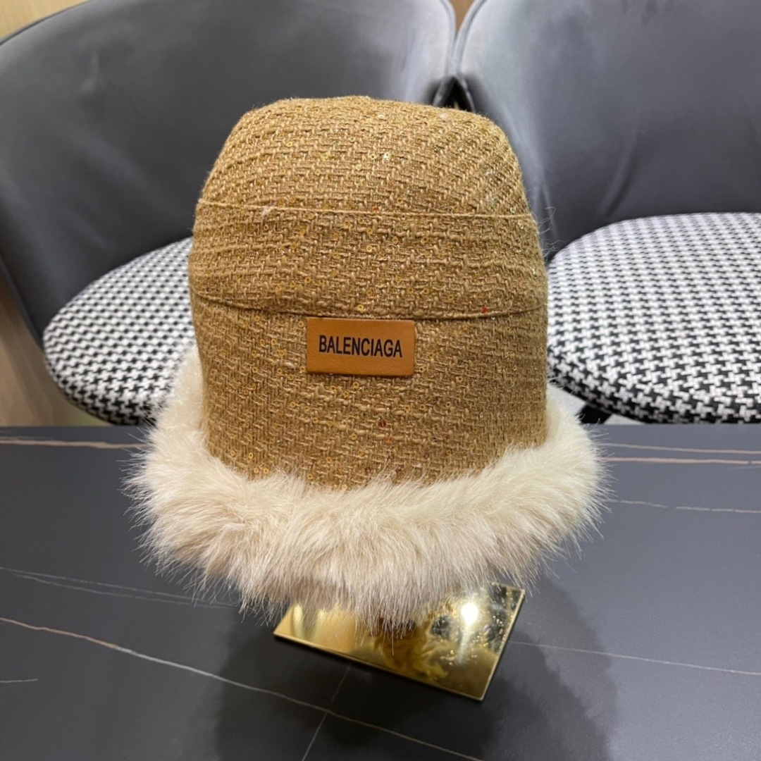  BALENCIAGA巴黎世家2025冬款不规则渔夫帽，简约休闲百搭款，