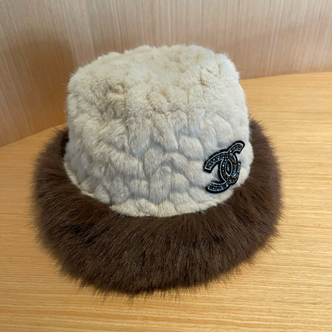  Chanel香奈儿 2025秋冬款渔夫帽毛绒保暖韩版盆帽潮