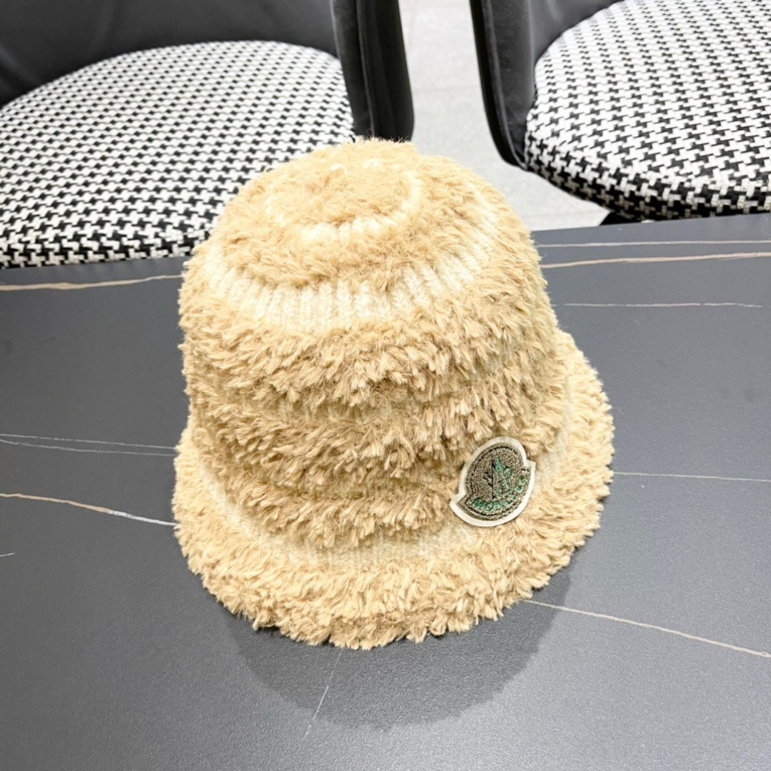  （蒙囗MONCLER】2025秋冬款女拼色双耳保毛绒渔夫帽时尚百搭毛绒护耳雷锋帽秋冬赶紧订购哦，