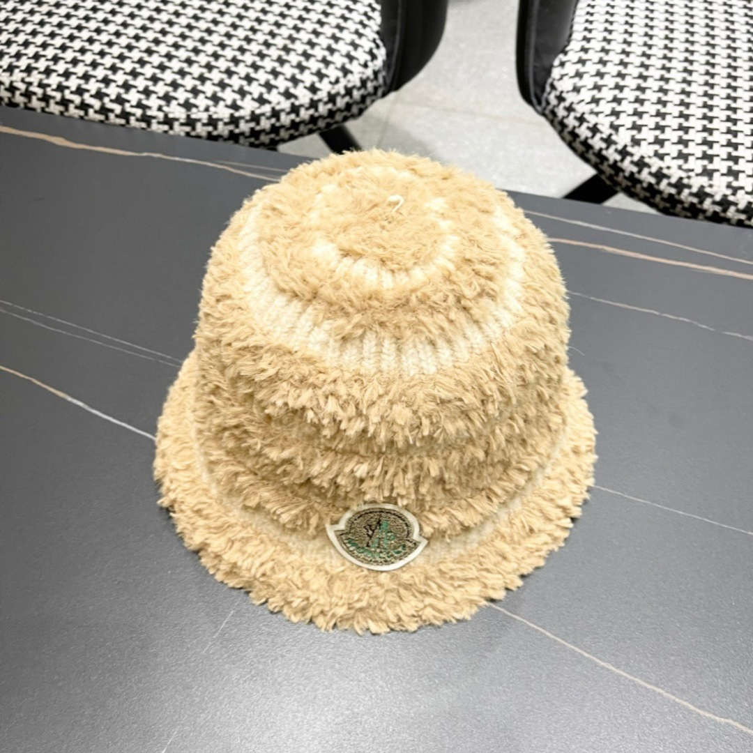  （蒙囗MONCLER】2025秋冬款女拼色双耳保毛绒渔夫帽时尚百搭毛绒护耳雷锋帽秋冬赶紧订购哦，