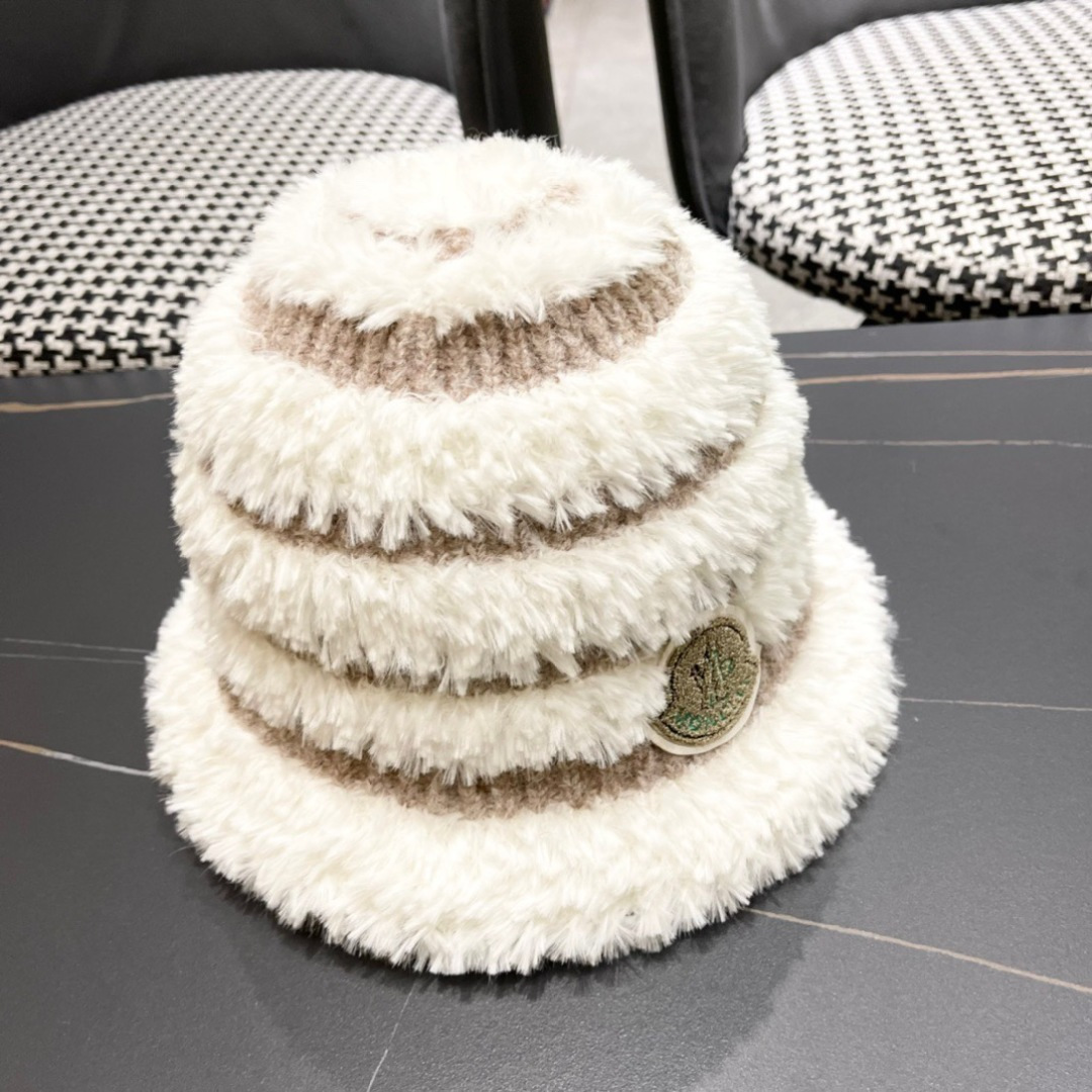  （蒙囗MONCLER】2025秋冬款女拼色双耳保毛绒渔夫帽时尚百搭毛绒护耳雷锋帽秋冬赶紧订购哦，