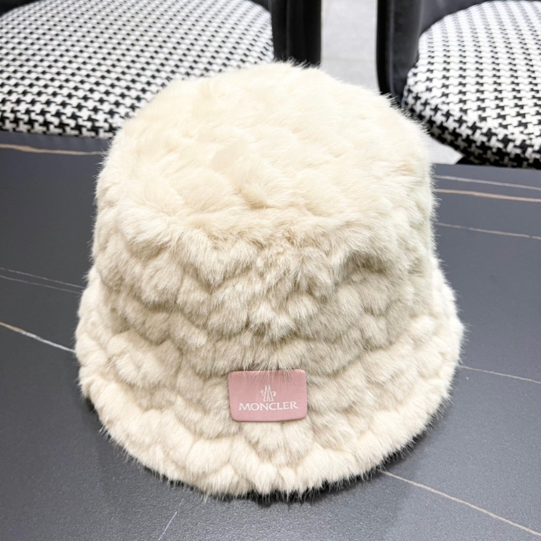  （蒙囗MONCLER】2025秋冬款毛绒绒保暖甜美可爱毛绒渔夫帽时尚百搭秋冬赶紧订购哦，