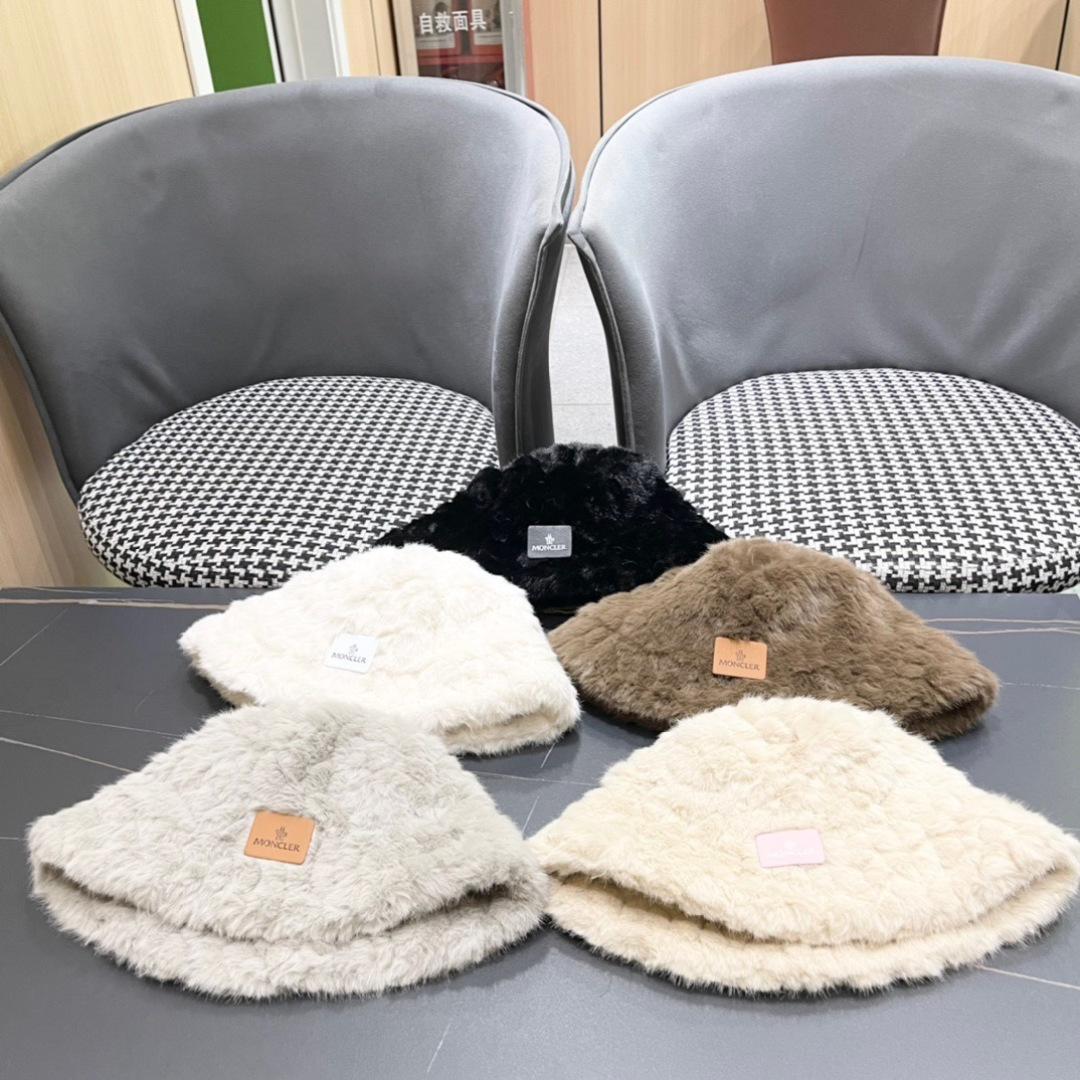  （蒙囗MONCLER】2025秋冬款毛绒绒保暖甜美可爱毛绒渔夫帽时尚百搭秋冬赶紧订购哦，
