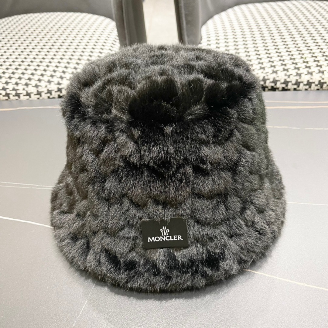  （蒙囗MONCLER】2025秋冬款毛绒绒保暖甜美可爱毛绒渔夫帽时尚百搭秋冬赶紧订购哦，