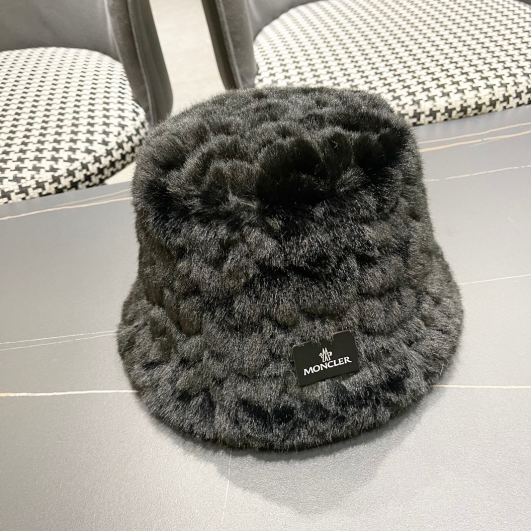 （蒙囗MONCLER】2025秋冬款毛绒绒保暖甜美可爱毛绒渔夫帽时尚百搭秋冬赶紧订购哦，