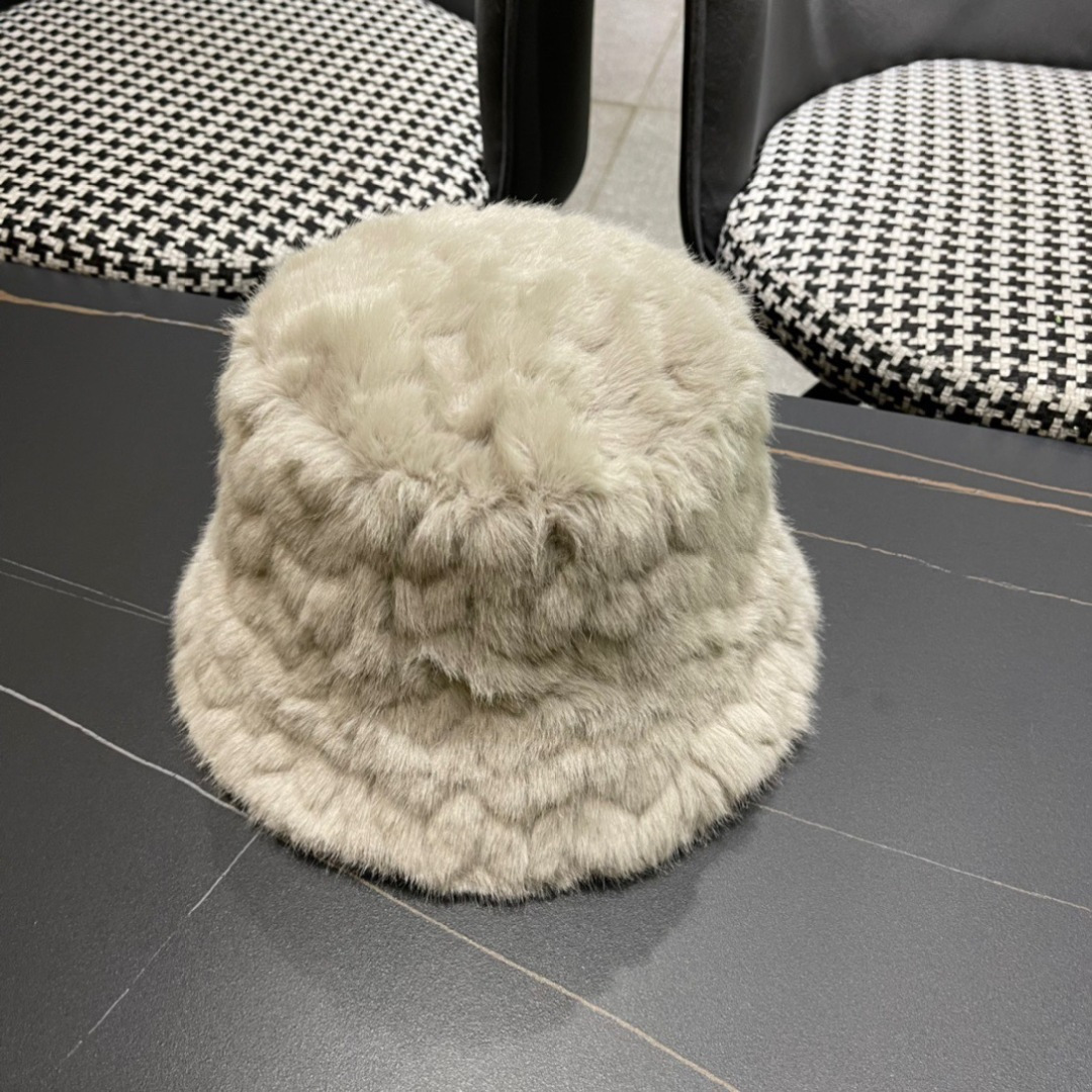  （蒙囗MONCLER】2025秋冬款毛绒绒保暖甜美可爱毛绒渔夫帽时尚百搭秋冬赶紧订购哦，