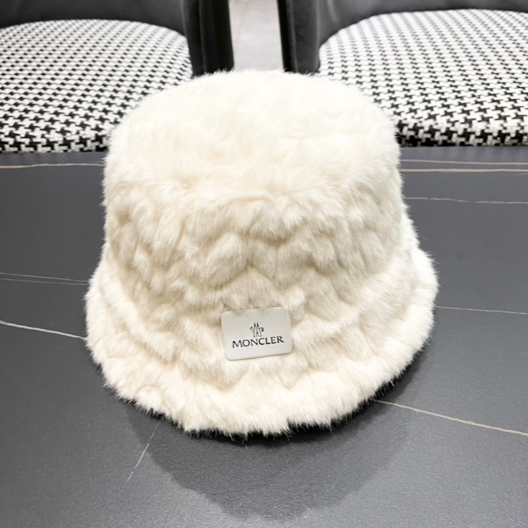  （蒙囗MONCLER】2025秋冬款毛绒绒保暖甜美可爱毛绒渔夫帽时尚百搭秋冬赶紧订购哦，