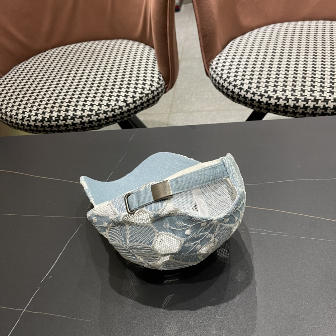  Balenciaga 巴黎世家2025新款镂空透气棒球帽简约时尚超级无敌帽子！