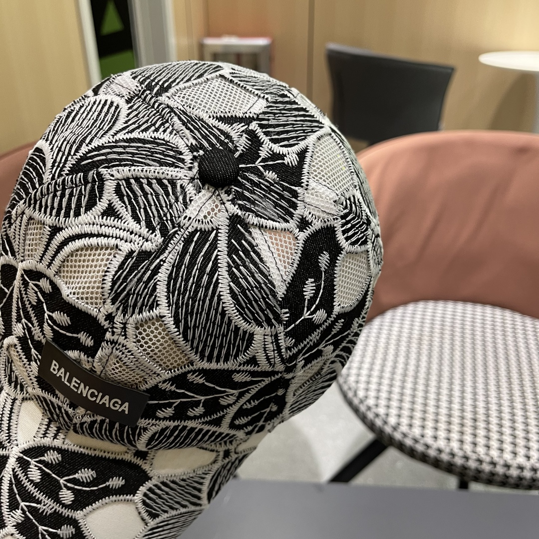  Balenciaga 巴黎世家2025新款镂空透气棒球帽简约时尚超级无敌帽子！