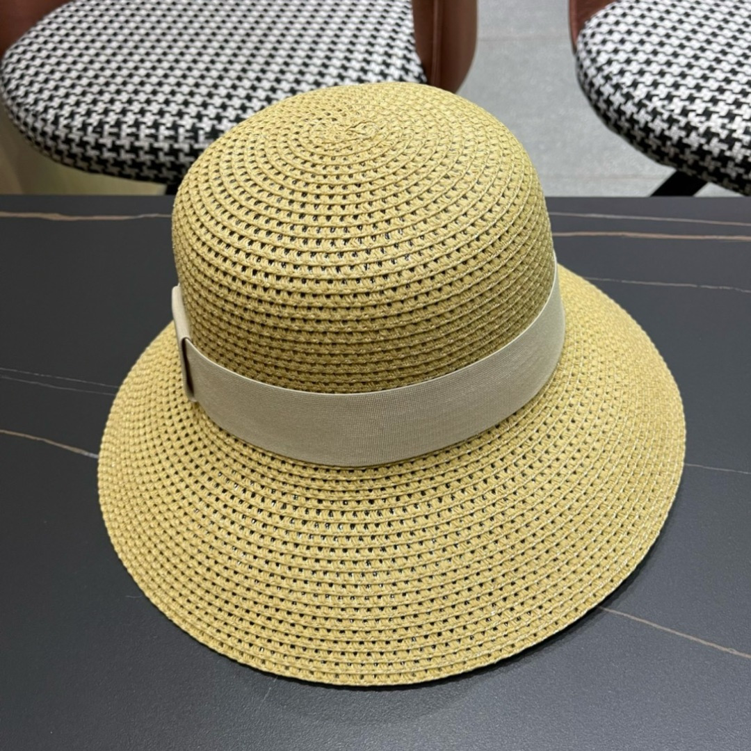  【PRADA普拉达】2025新款草帽，出街必备超好搭配，赶紧入手！