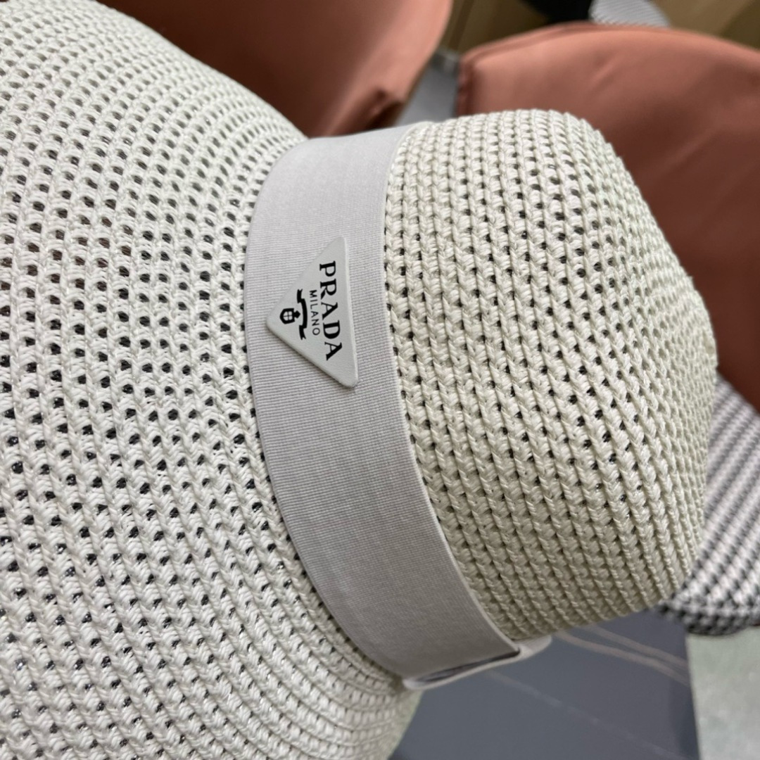  【PRADA普拉达】2025新款草帽，出街必备超好搭配，赶紧入手！