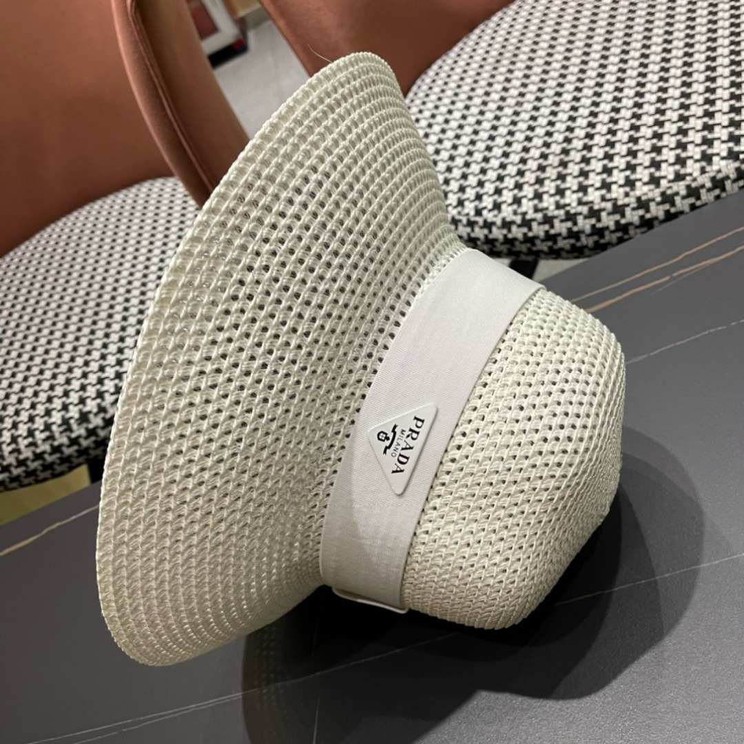  【PRADA普拉达】2025新款草帽，出街必备超好搭配，赶紧入手！